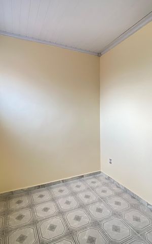 Casa à venda com 72m², 4 quartos e sem vaga