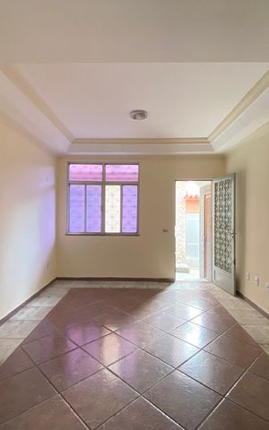 Casa à venda com 72m², 4 quartos e sem vaga