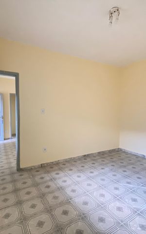 Casa à venda com 72m², 4 quartos e sem vaga