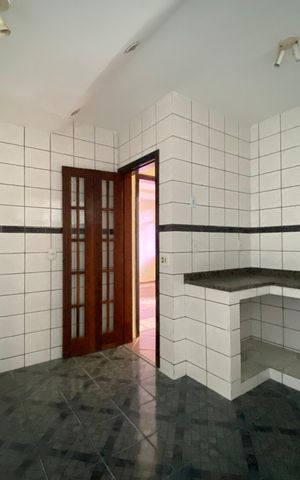 Casa à venda com 72m², 4 quartos e sem vaga