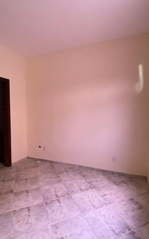 Casa à venda com 72m², 4 quartos e sem vaga
