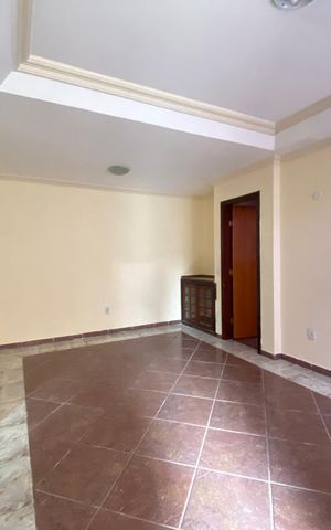 Casa à venda com 72m², 4 quartos e sem vaga