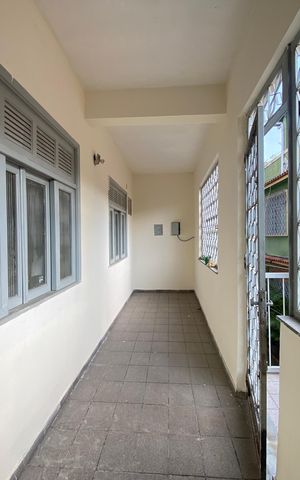 Casa à venda com 72m², 4 quartos e sem vaga