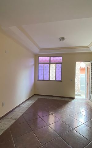 Casa à venda com 72m², 4 quartos e sem vaga