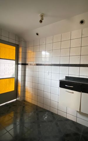 Casa à venda com 72m², 4 quartos e sem vaga