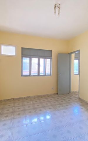 Casa à venda com 72m², 4 quartos e sem vaga