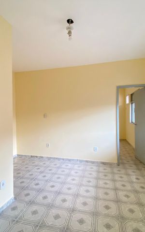 Casa à venda com 72m², 4 quartos e sem vaga