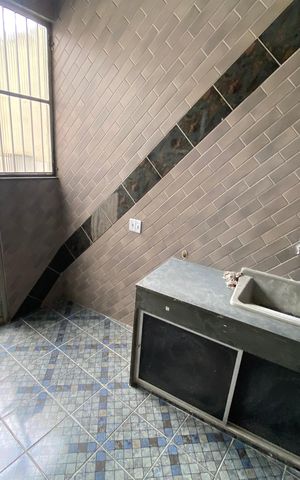 Casa à venda com 72m², 4 quartos e sem vaga