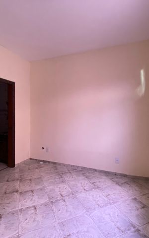 Casa à venda com 72m², 4 quartos e sem vaga