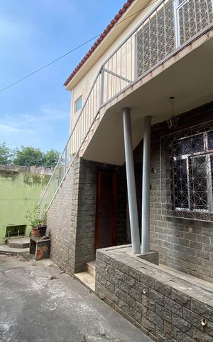 Casa à venda com 72m², 4 quartos e sem vaga