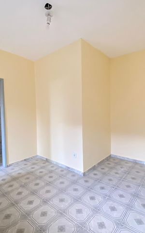 Casa à venda com 72m², 4 quartos e sem vaga