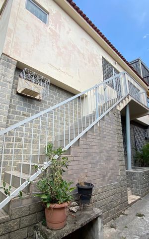 Casa à venda com 72m², 4 quartos e sem vaga