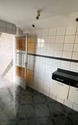 Casa à venda com 72m², 4 quartos e sem vaga