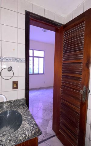 Casa à venda com 72m², 4 quartos e sem vaga