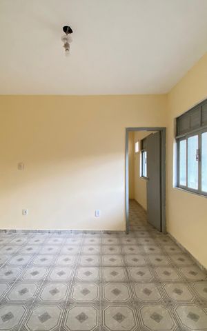 Casa à venda com 72m², 4 quartos e sem vaga