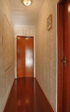 Casa à venda com 100m², 4 quartos e 1 vagaCorredor