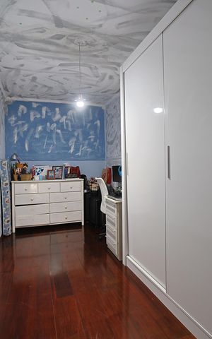 Casa à venda com 100m², 4 quartos e 1 vagaQuarto 1