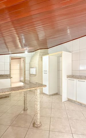 Casa para alugar com 150m², 4 quartos e 2 vagasCozinha