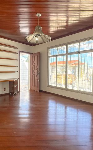 Casa para alugar com 150m², 4 quartos e 2 vagasSala de TV