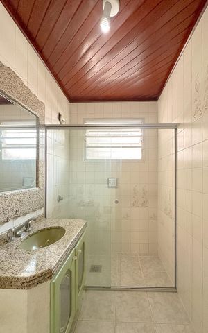 Casa para alugar com 150m², 4 quartos e 2 vagasBanheiro 2
