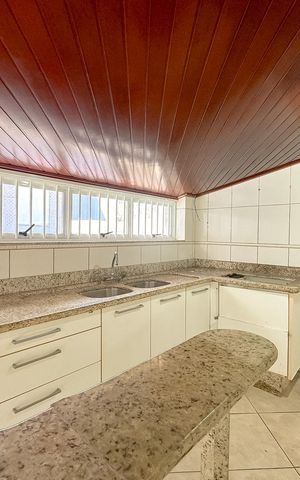 Casa para alugar com 150m², 4 quartos e 2 vagasCozinha