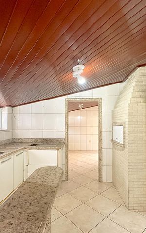Casa para alugar com 150m², 4 quartos e 2 vagasCozinha