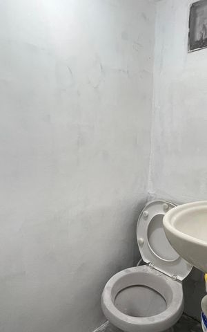 Casa para alugar com 60m², 2 quartos e sem vaga Casa para alugar com 60m², 2 quartos e sem vagaBanheiro 1