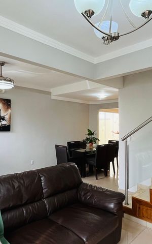 Casa de condomínio à venda com 100m², 3 quartos e 2 vagas