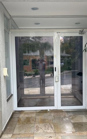 Apartamento à venda com 239m², 4 quartos e 3 vagas Apartamento à venda com 239m², 4 quartos e 3 vagasÁrea externa