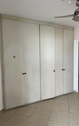 Apartamento à venda com 239m², 4 quartos e 3 vagas Apartamento à venda com 239m², 4 quartos e 3 vagasQuarto