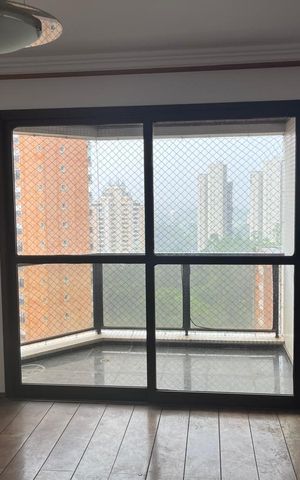 Apartamento à venda com 239m², 4 quartos e 3 vagas Apartamento à venda com 239m², 4 quartos e 3 vagasSala