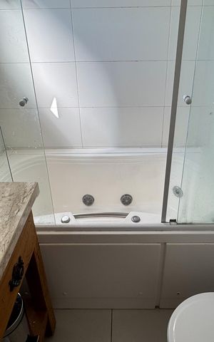 Apartamento à venda com 70m², 2 quartos e 2 vagas Apartamento à venda com 70m², 2 quartos e 2 vagasBanheiro - Suíte