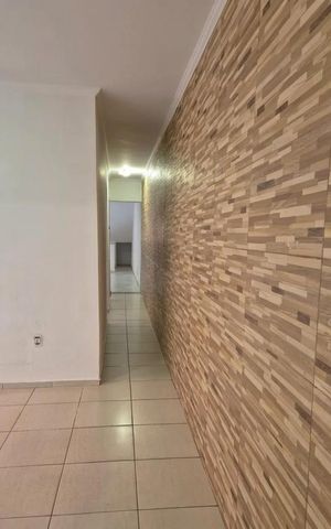Casa à venda com 200m², 4 quartos e 2 vagasCorredor