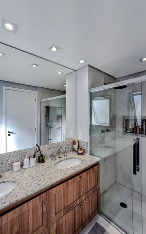 Apartamento à venda com 131m², 3 quartos e 2 vagas Apartamento à venda com 131m², 3 quartos e 2 vagasBanheiro da Suíte