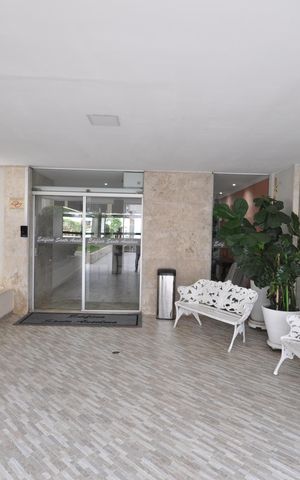 Apartamento à venda com 75m², 2 quartos e 1 vagaHall de entrada