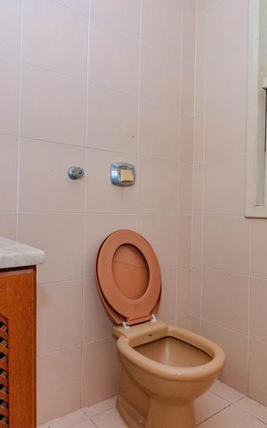 Casa à venda com 300m², 4 quartos e 3 vagas Casa à venda com 300m², 4 quartos e 3 vagasBanheiro