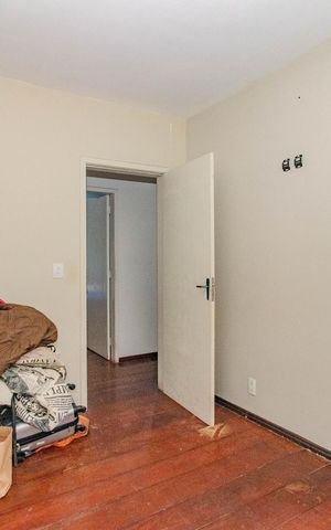 Casa à venda com 300m², 4 quartos e 3 vagas Casa à venda com 300m², 4 quartos e 3 vagasQuarto