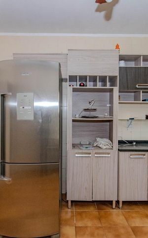 Casa à venda com 300m², 4 quartos e 3 vagas Casa à venda com 300m², 4 quartos e 3 vagasCozinha