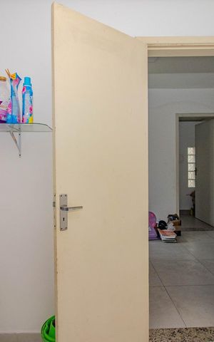 Casa à venda com 300m², 4 quartos e 3 vagas Casa à venda com 300m², 4 quartos e 3 vagasÁrea de serviço