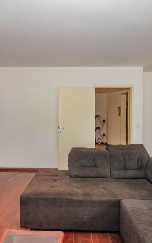 Casa à venda com 300m², 4 quartos e 3 vagas Casa à venda com 300m², 4 quartos e 3 vagasSala