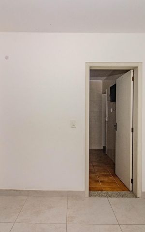 Casa à venda com 300m², 4 quartos e 3 vagas Casa à venda com 300m², 4 quartos e 3 vagasQuarto