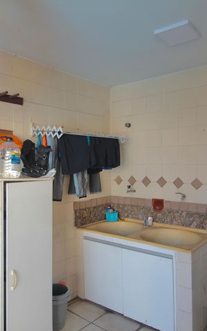 Casa à venda com 280m², 4 quartos e 4 vagasÁrea de Serviço