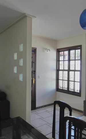 Casa à venda com 280m², 4 quartos e 4 vagasSala