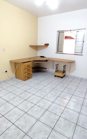 Casa à venda com 130m², 2 quartos e 1 vaga