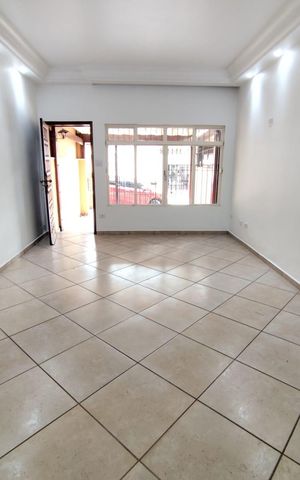 Casa à venda com 130m², 2 quartos e 1 vaga