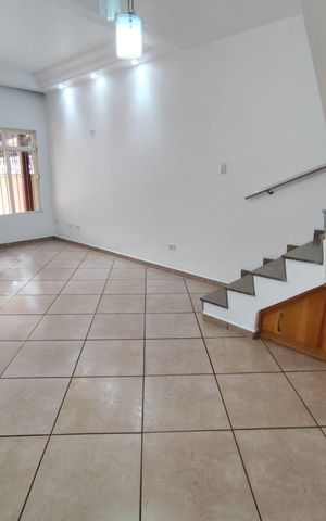 Casa à venda com 130m², 2 quartos e 1 vaga
