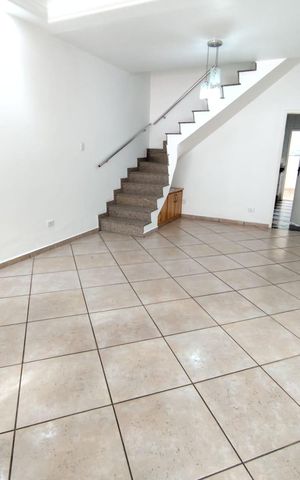Casa à venda com 130m², 2 quartos e 1 vaga