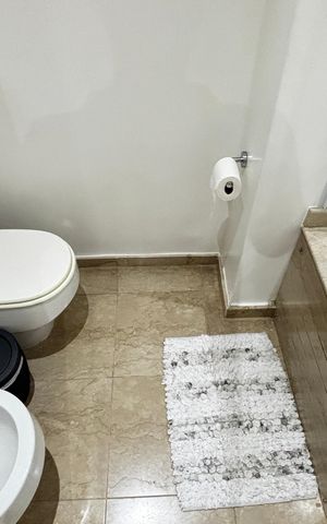 Apartamento para alugar com 320m², 4 quartos e 4 vagas Apartamento para alugar com 320m², 4 quartos e 4 vagasBanheiro da Suíte 2