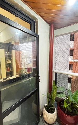 Apartamento para alugar com 320m², 4 quartos e 4 vagas Apartamento para alugar com 320m², 4 quartos e 4 vagasCozinha Varanda