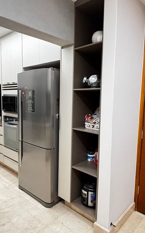 Apartamento para alugar com 320m², 4 quartos e 4 vagas Apartamento para alugar com 320m², 4 quartos e 4 vagasCozinha